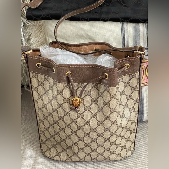 GUCCI 𝑉𝑖𝑛𝑡𝑎𝑔𝑒 MONOGRAM BUCKET DRAWSTRING BAG W/GUCCI DUST BAG🎬💯Authentic - Picture 2 of 16